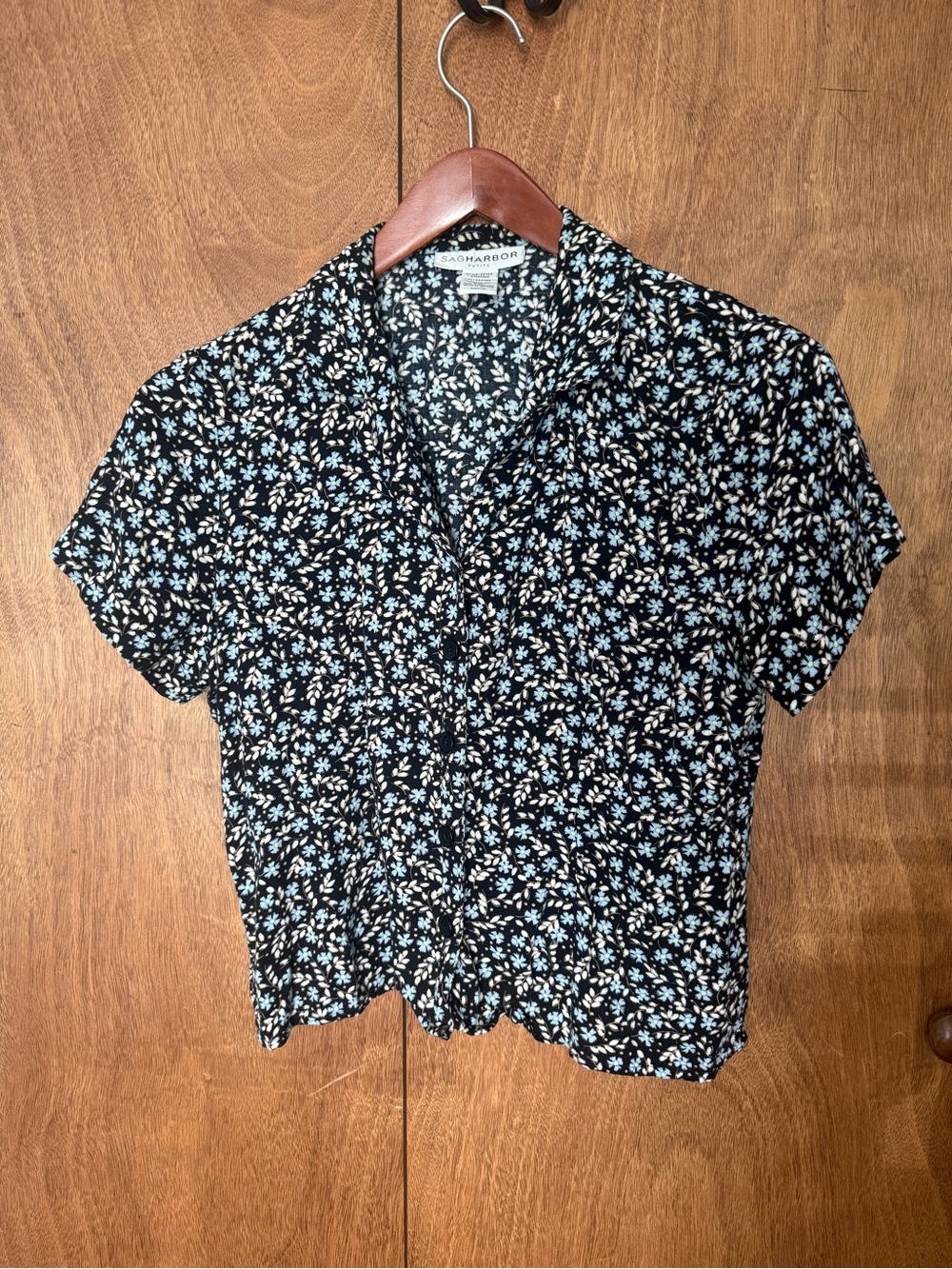 Sag Harbor Black Floral Short-Sleeve Shirt
